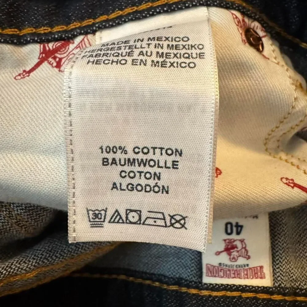 True Religion Dark wash straight leg denim jeans with back flap pockets sz 40